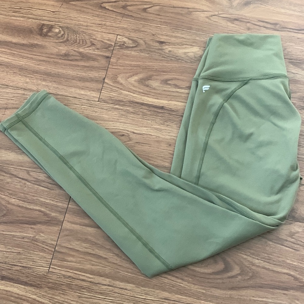 Define PowerHold High Waisted 7/8 Legging in color Night Owl. Perfect condition!